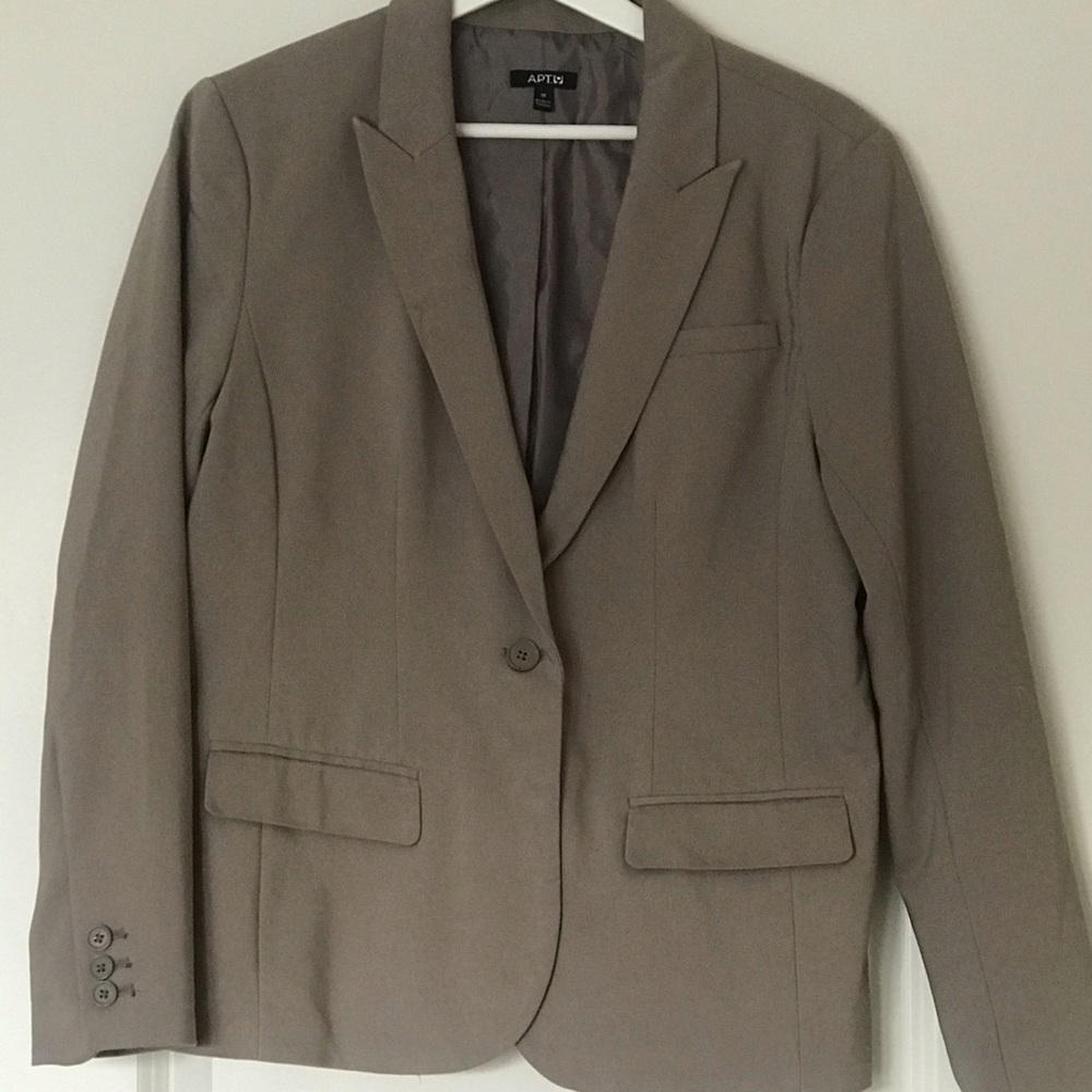 APT 9  Tan Button-up Blazer - Size 16